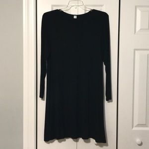 Black knee-length dress